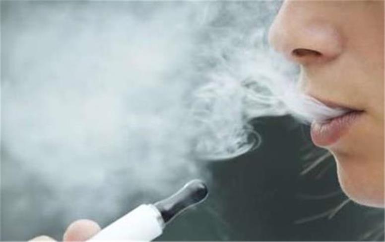 خطرهای سیگارهای الکترونیک بر سلامت