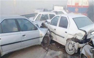 تصادف زنجیره ای 10 خودرو در محور بیستون به کرمانشاه