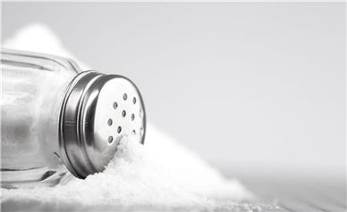چرا و چطور مصرف نمک را کاهش دهیم؟