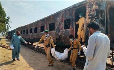 مرگ آتشین 7 مسافر پاکستانی در آتش سوزی قطار