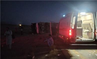 19 زخمی در واژگونی اتوبوس مسافربری