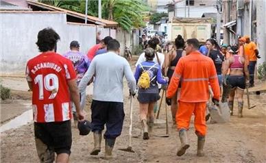 سیل و رانش زمین در برزیل 12 قربانی گرفت