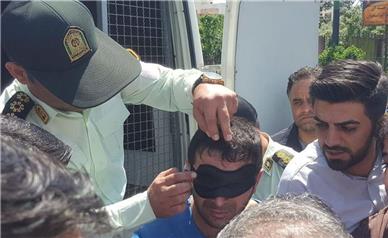 عامل کتک زدن مردم با زنجیر در اتوبوس دستگیر شد