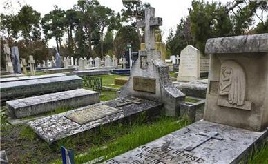 عکس/ آیا می دانید تهران قبرستان ممنوعه دارد؟