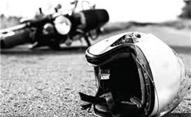 ۲ نوجوان بر اثر واژگونی موتورسیکلت در یزد به کام مرگ فرو رفتند