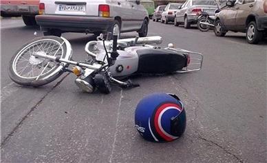 فیلم// فرار پراید پس از تصادف با موتورسوار